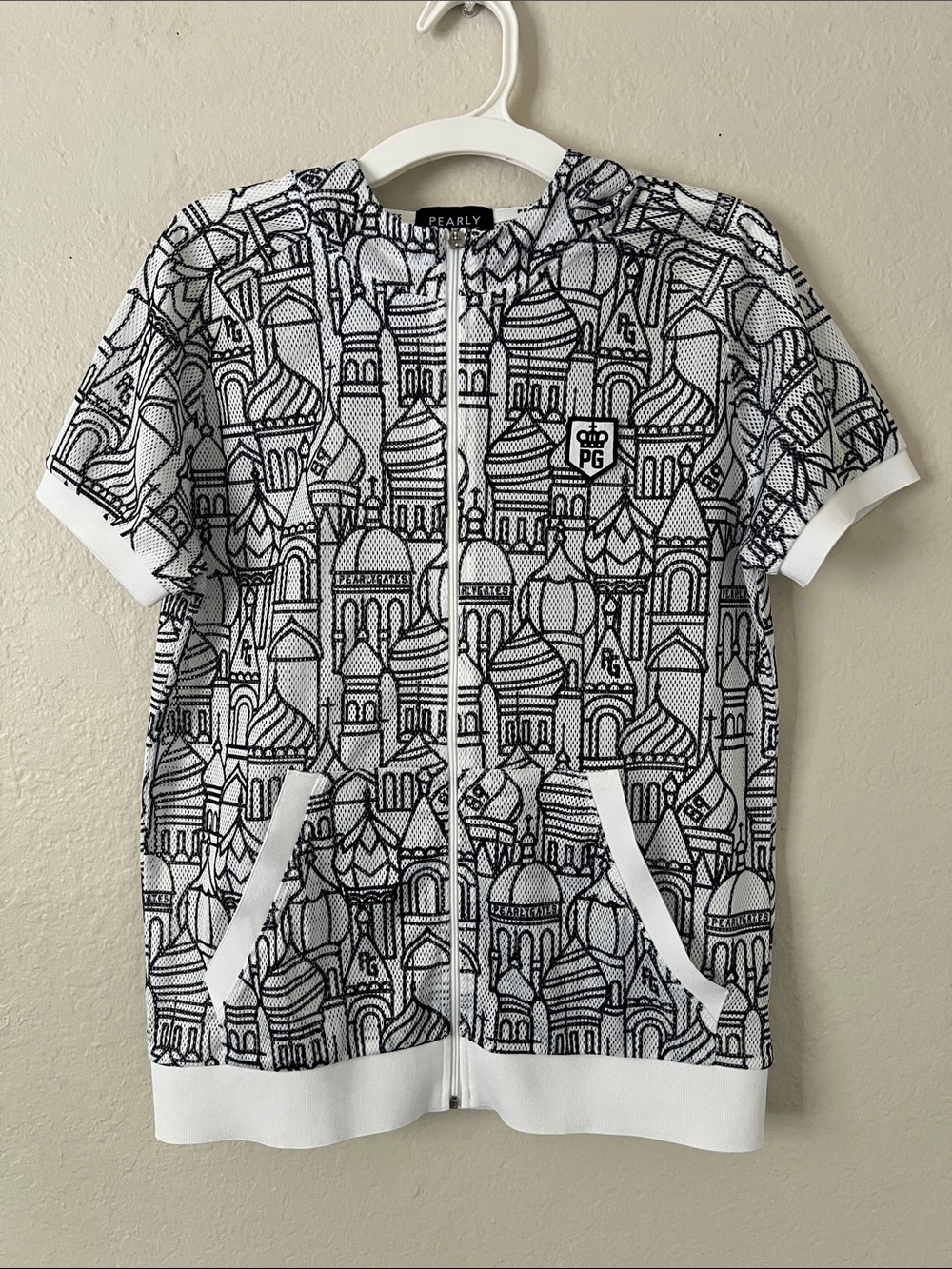 EUC PEARLY GATES Zip Up Hoodie Black/White Doodle in Size 2